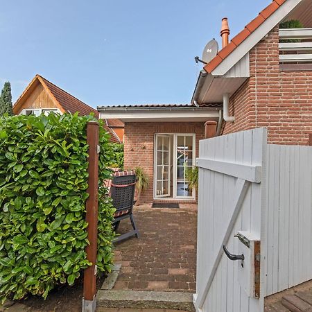 Enticing Holiday Home In Oldenburg With Garden Near Sea Dannau Zewnętrze zdjęcie