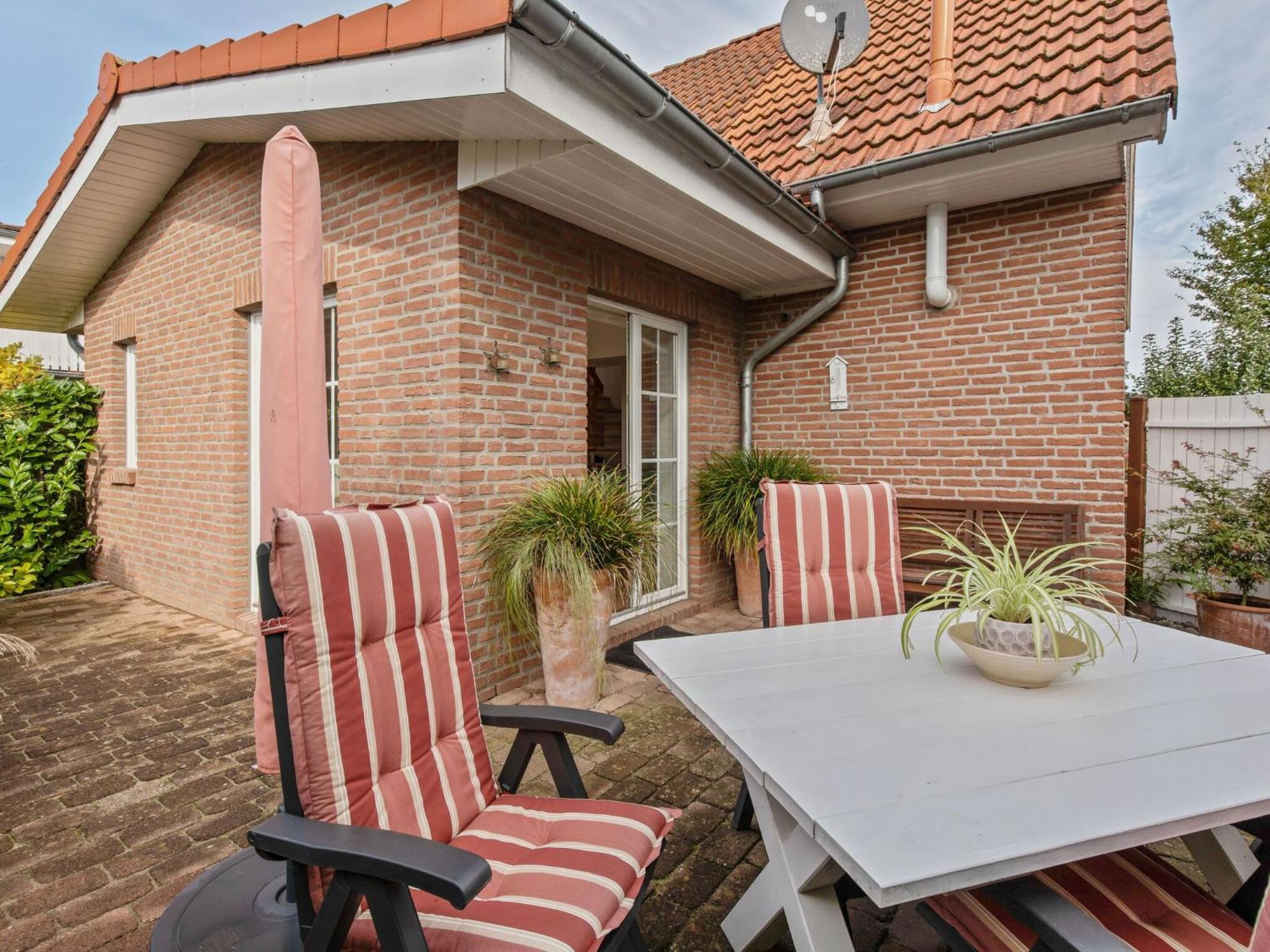 Enticing Holiday Home In Oldenburg With Garden Near Sea Dannau Zewnętrze zdjęcie