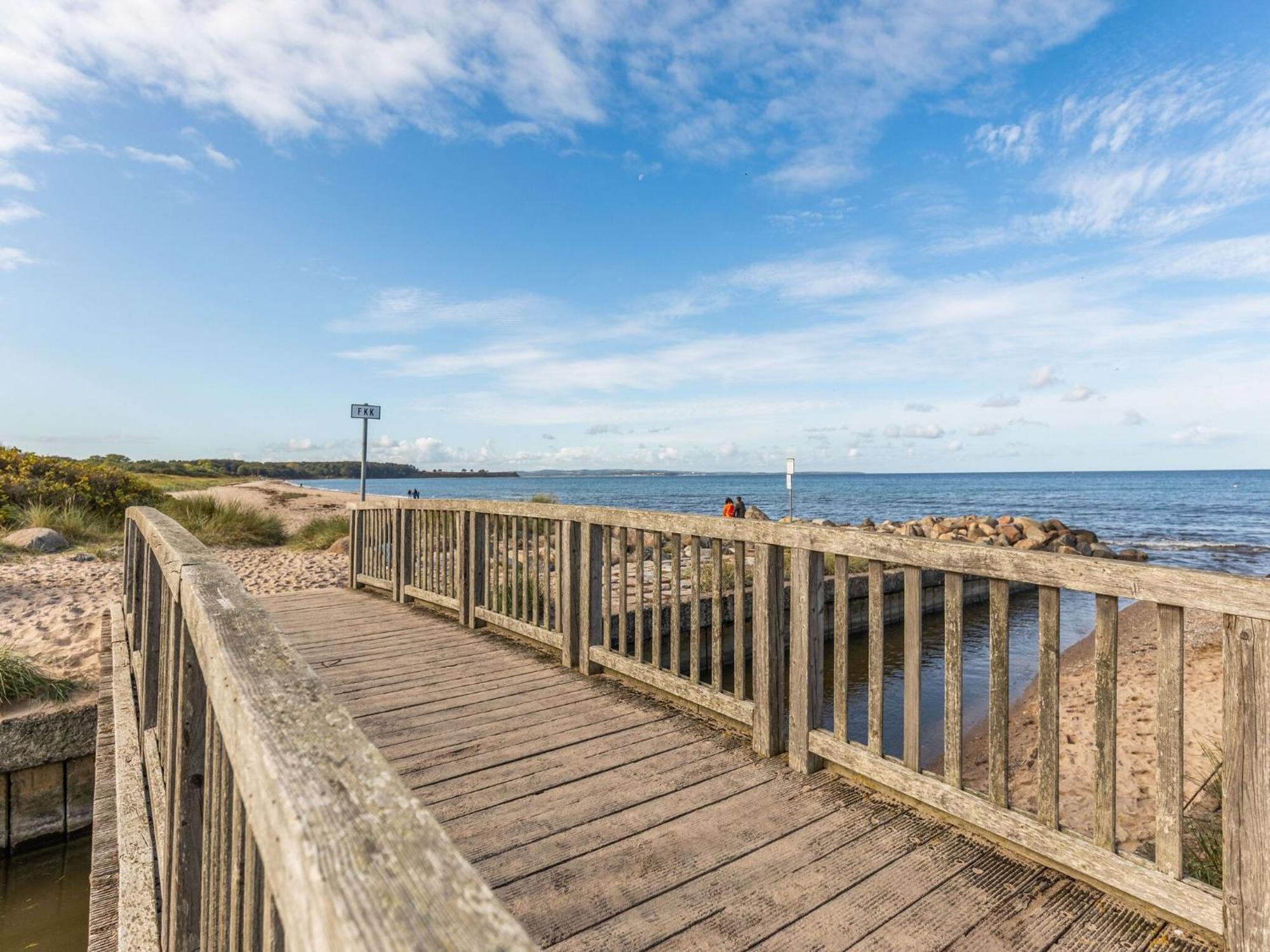 Enticing Holiday Home In Oldenburg With Garden Near Sea Dannau Zewnętrze zdjęcie